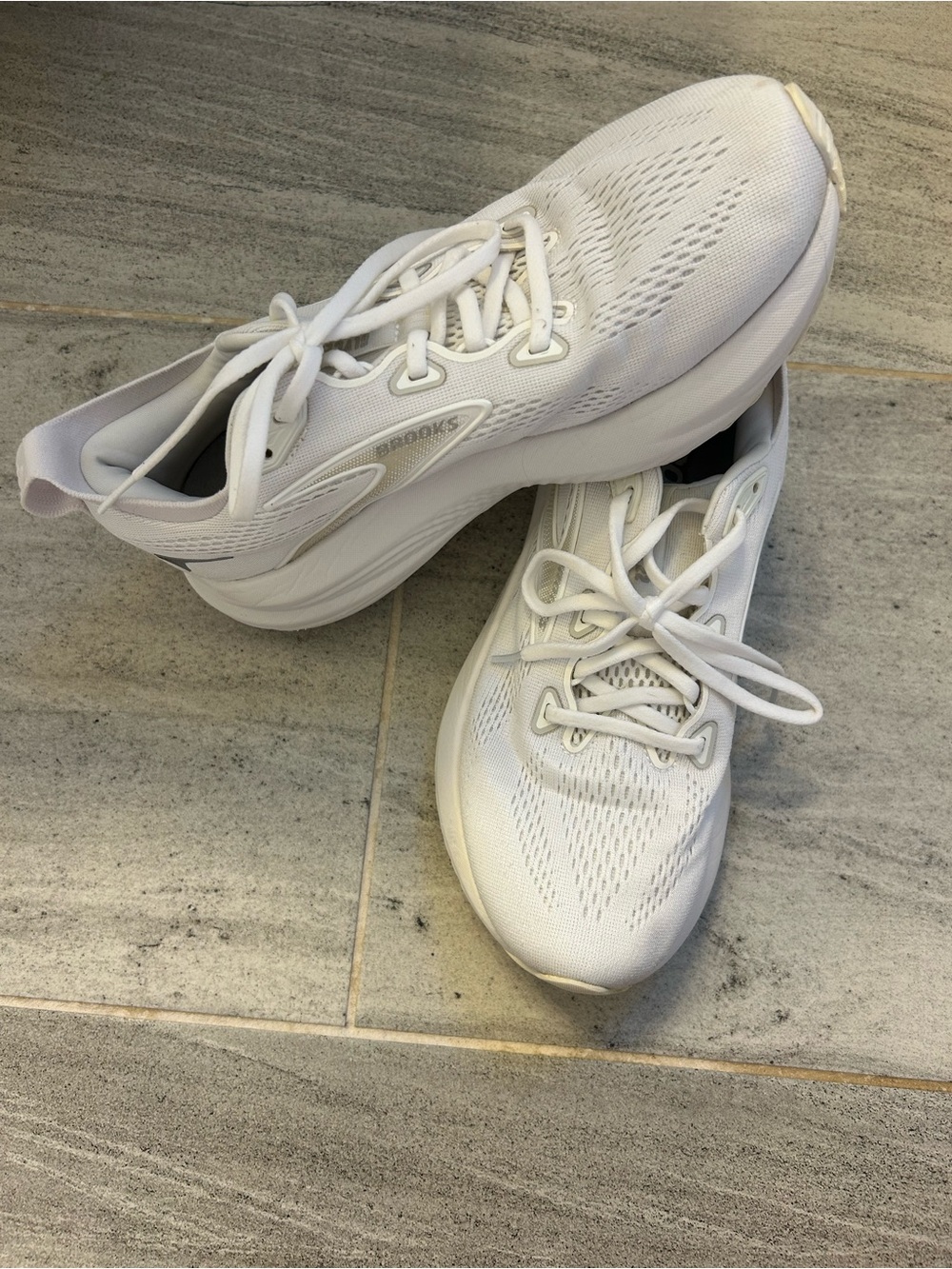Brooks Glycerin 22 Runners 🤍🏃🏼‍♀️ - Picture 3 of 9